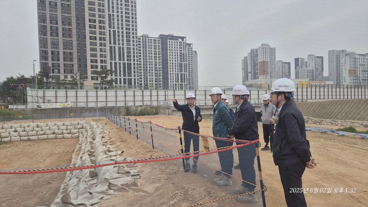 [홍성=뉴시스] 충남개발공사 공사현장 점검 모습. *재판매 및 DB 금지