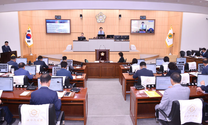 [여수=뉴시스] 여수시의회에서 4일 제246회 정례회가 여리고 있다. (사진=여수시의회 제공) 2025.06.04. photo@newsis.com *재판매 및 DB 금지