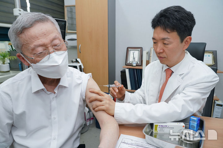 [서울=뉴시스] GSK 아렉스비의 국내 접종이 시작됐다. (사진=한국GSK 제공) 2025.05.29. photo@newsis.com