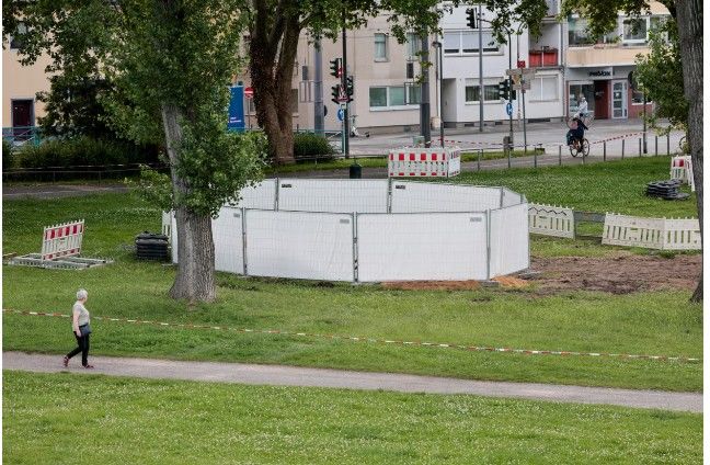[서울=뉴시스]이번주 초 발굴된 2차 세계대전 당시 미군이 투하한 불발탄 3발의 해체를 위해 독일 쾰른이 4일 2만명이 넘는 시민들에 대피 명령을 내렸다. <사진 출처 : 英 인디펜던트> 2025.06.04
