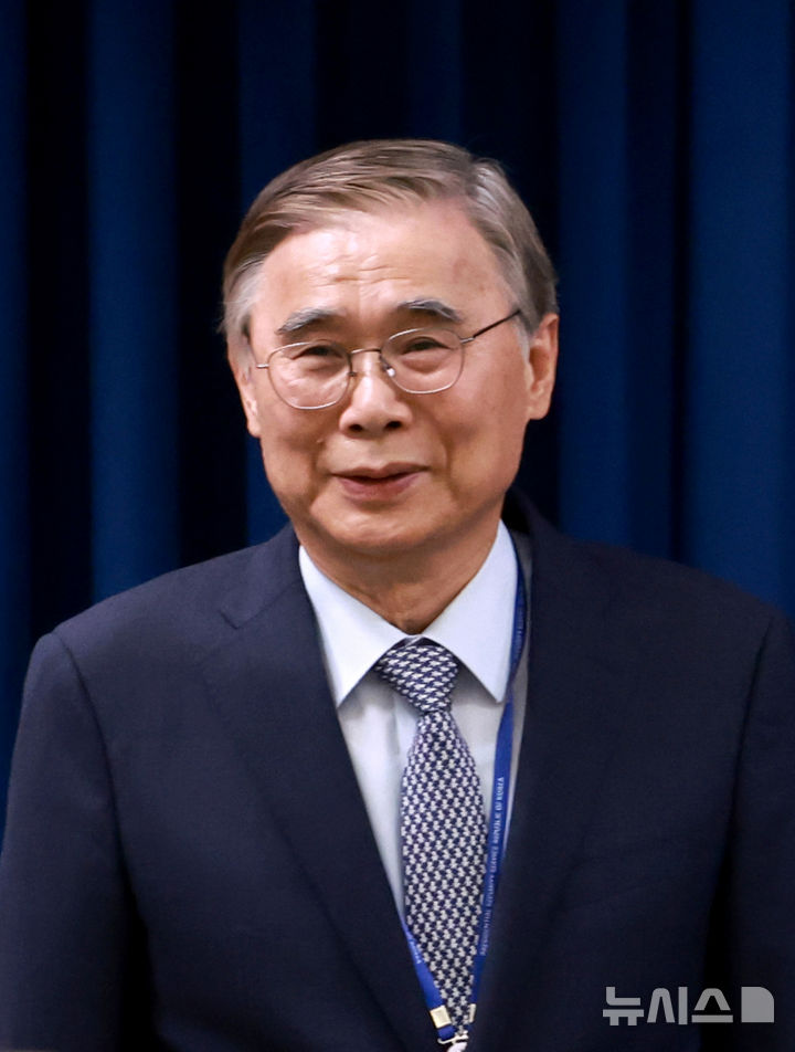 [서울=뉴시스] 고범준 기자 = 이재명 대통령이 지난 4일 서울 용산 대통령실 청사에서 새 정부 첫 인사 발표를 했다. 사진은 이종석 국정원장 후보자. (대통령실통신사진기자단) 2025.06.04. bjko@newsis.com