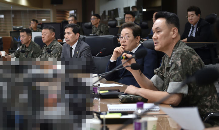 [서울=뉴시스] 고범준 기자 = 이재명 대통령이 지난 4일 서울 용산구 합동참모본부(합참)을 방문해 영상회의를 하고 있다. (사진=국방부 제공) 2025.06.04. photo@newsis.com *재판매 및 DB 금지