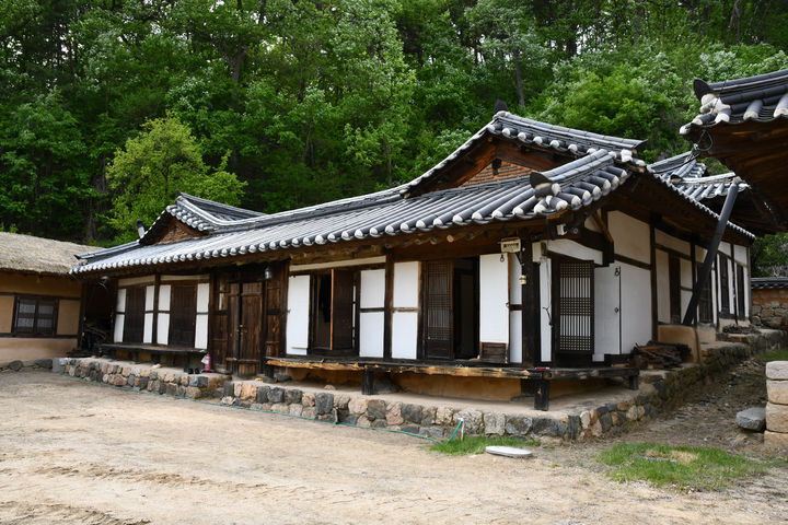 [서울=뉴시스] 안동 전주류씨 삼산고택 안채 전경 (사진=국가유산청 제공) 2025.06.05. photo@newsis.com *재판매 및 DB 금지