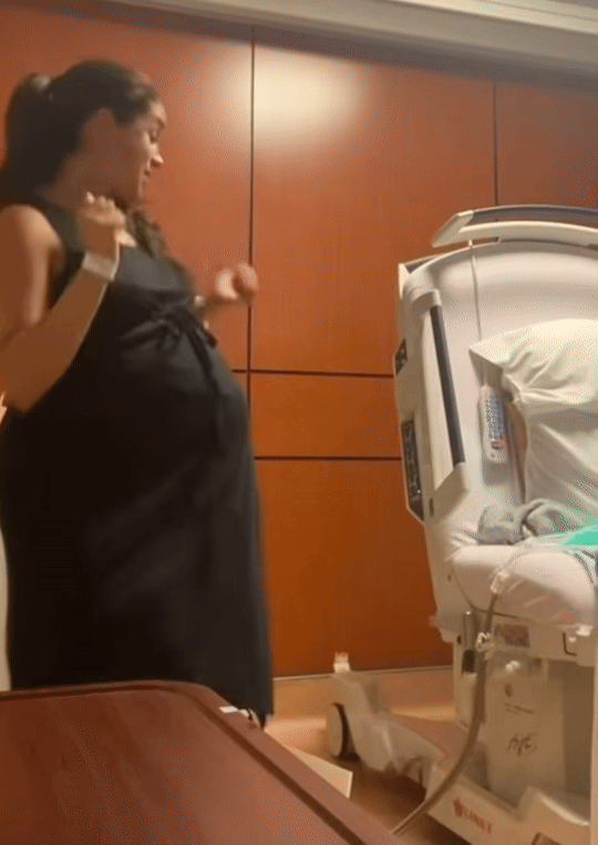 [뉴시스] 4일(현지시각) 메건 마클이 해리 왕자와 병원에서 출산 직전 해리 왕자와 함께 춤추는 영상을 공개했다. (사진=인스타그램) 2025.06.04 *재판매 및 DB 금지 *재판매 및 DB 금지