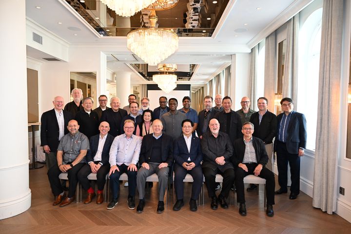 [서울=뉴시스] 핀란드 헬싱키에서 열린 세계오순절협회(PWF) 자문위원 회의에 참석한 여의도순복음교회 이영훈 담임목사 (앞줄 왼쪽 다섯 번째) (사진= 여의도순복음교회 제공) 2026.06.05. photo@newsis.com *재판매 및 DB 금지