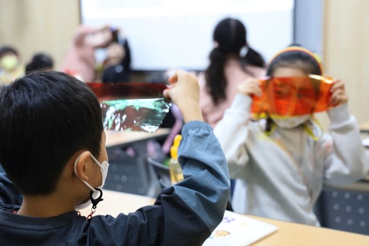 [대구=뉴시스] 대구 대현도서관 특별문화강좌 운영 모습. (사진=행복북구문화재단 제공) 2025.06.05. photo@newsis.com *재판매 및 DB 금지