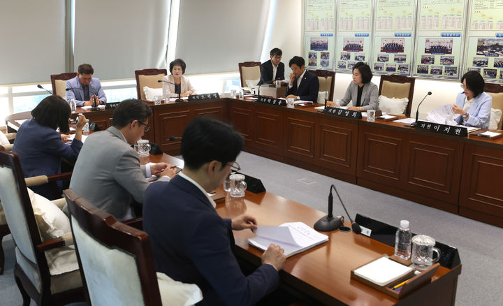 [대전=뉴시스] 조명휘 기자 = 대전 동구의회가 5일 제286회 정례회를 앞두고 전체의원 간담회를 열고 있다. (사진=동구의회 제공) 2025.06.05. photo@newsis.com *재판매 및 DB 금지