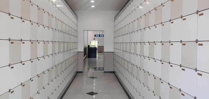 [부산=뉴시스] 부산추모공원의 증축된 실내 봉안당 전경 (사진=부산시설공단 제공) 2025.06.05. photo@newsis.com *재판매 및 DB 금지