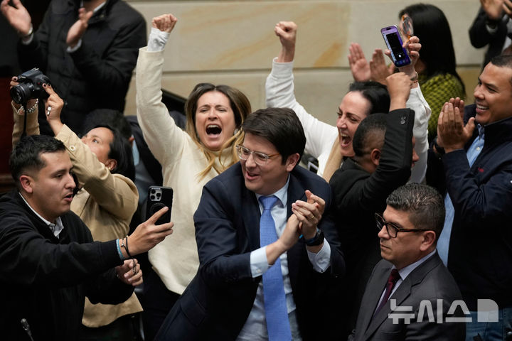 콜롬비아 보수성향 야권 대선 후보, 유세 중 총격 피습