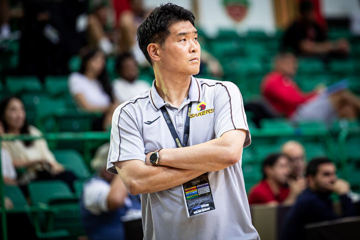 [서울=뉴시스] 2025 국제농구연맹(FIBA) 챔피언스리그(BCL) 아시아에 참가한 프로농구 창원 LG의 조상현 감독. (사진=BCL Asia 제공) *재판매 및 DB 금지