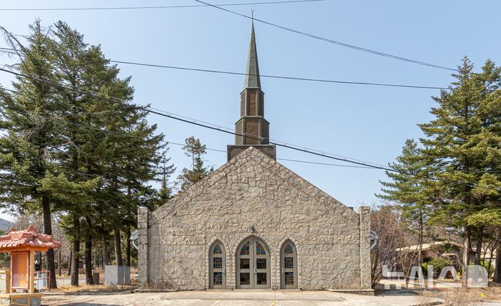 [의정부=뉴시스] 경기 의정부시 반환 미군기지 캠프 레드클라우드(CRC) 내부에 남아 있는 예배당 건물.(사진=의정부시 제공)photo@newsis.com 