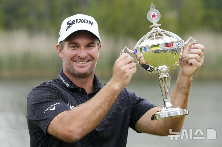 [토론토=AP/뉴시스]캐나다오픈 우승한 라이언 폭스. 2025.06.08.