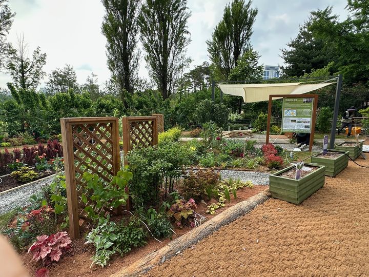 [세종=뉴시스]국내 육성 원예특용작물 품종으로 꾸민 우장춘의 정원. (사진=농촌진흥청 제공) *재판매 및 DB 금지