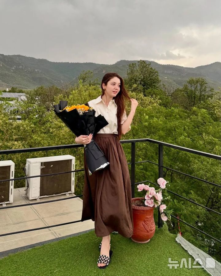 [뉴시스] 파키스탄의 인기 틱톡 스타 사나 유사프가 온라인에서 지속적으로 연락해온 남성에게 자택에서 총격을 당해 숨졌다. (사진=인스타그램) 2025.05.31. 