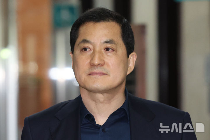 [서울=뉴시스] 권창회 기자 = 박대출 국민의힘 의원이 9일 오전 서울 여의도 국회 원내대표실에서 4선 의원 이상 회의에 참석하고 있다. 2025.06.09. kch0523@newsis.com