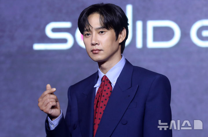 [서울=뉴시스] 김혜진 기자 = 배우 박성훈이 9일 오전 서울 용산구 드래곤시티에서 열린 넷플릭스 시리즈 오징어게임 시즌3(감독 황동혁) 제작발표회에서 포즈를 취하고 있다. 2025.06.09. jini@newsis.com