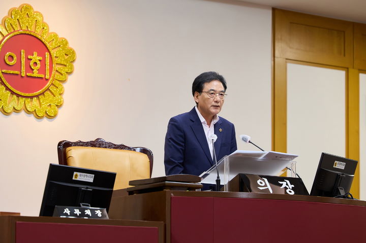 [대구=뉴시스]대구시의회 이만규 의장이 10일 오전 제317회 정례회 제1차 본회의에서 개회사를 하고 있다(사진=대구시의회 제공) 2025.06.10 photo@newsis.com *재판매 및 DB 금지