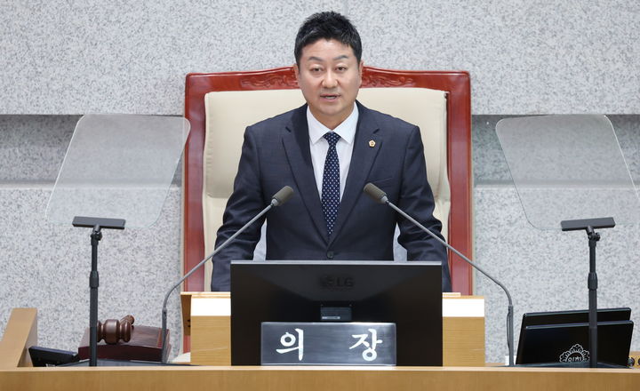 [수원=뉴시스] 개회사하는 김진경 경기도의회 의장(사진=경기도의회 제공) 2025.06.10. photo@newsis.com *재판매 및 DB 금지