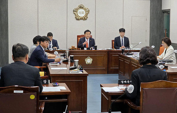 10일 태백시의회 위원회실에서 열린 시의회 간담회.(사진=뉴시스) *재판매 및 DB 금지