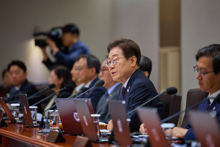 [서울=뉴시스] 이재명 대통령이 10일 서울 용산 대통령실에서 열린 국무회의를 주재하고 있다. (사진=대통령실 제공) 2025.06.10. photo@newsis.com *재판매 및 DB 금지