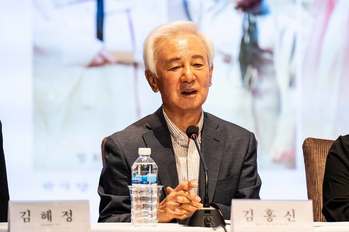 [서울=뉴시스] 11일 서울 중구 한국의집에서 열린 2025 판소리 합동공개행사 '득음지설' 기자간담회에 참석한 소설가 김홍신 (사진=국가유산진흥원 제공) 2025.06.11. pyhoto@newsis.com  *재판매 및 DB 금지