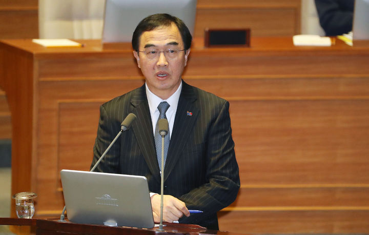 [서울=뉴시스] 조명균 통일부 장관이 지난 2019년 9월 19일 오후 서울 여의도 국회에서 열린 본회의에서 더불어민주당 이석현 의원의 정치에 관한 대정부질문에 답하는 모습. (사진=뉴시스DB). 2025.06.11 photo@newsis.com *재판매 및 DB 금지