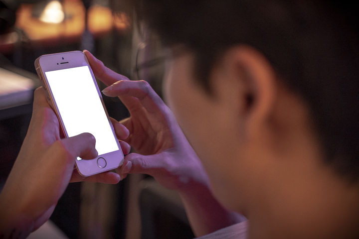 [서울=뉴시스] 에마뉘엘 마크롱 프랑스 대통령이 15세 미만 청소년의 소셜미디어 사용을 제한하겠다고 나섰다. 2025.06.11. *재판매 및 DB금지 *재판매 및 DB 금지