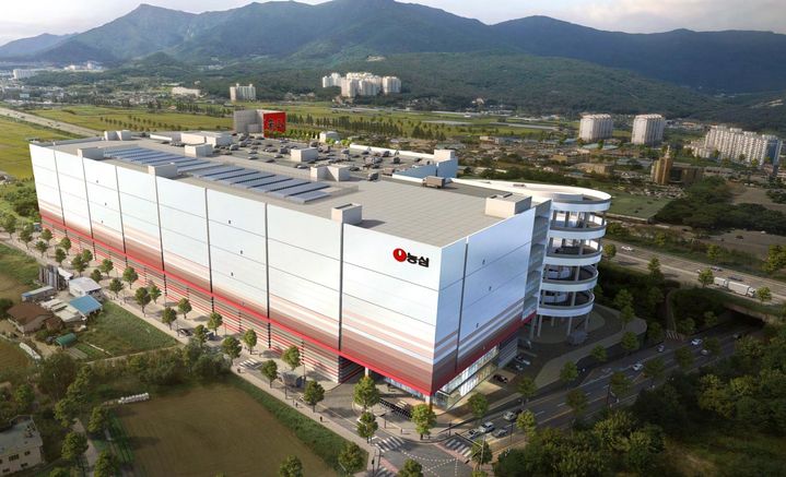 [울산=뉴시스] ㈜농심은 12일 오후 2시 울산 울주군 삼남읍 신화리 울산삼남물류단지에서 물류센터 조성을 위한 기공식을 개최한다고 밝혔다. 사진은 물류센터 조감도. (사진= 울산시 제공) 2025.06.12.photo@newsis.com *재판매 및 DB 금지