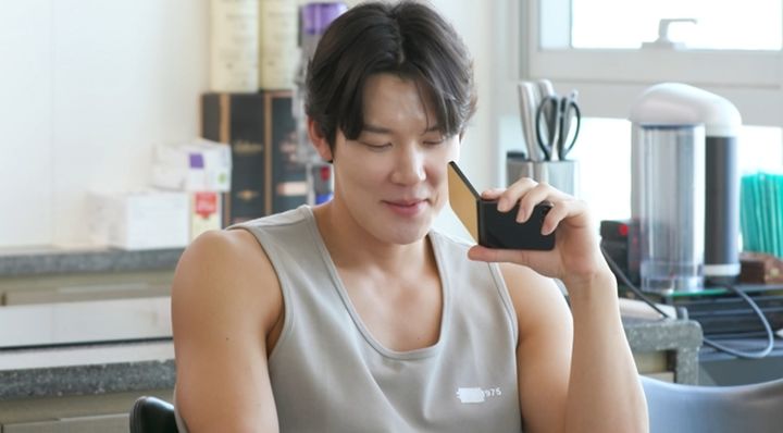 [서울=뉴시스] 대한민국을 빛낸 전 수영선수 박태환이 13일 오후 8시 30분 방송되는 KBS 2TV 예능물 '신상출시 편스토랑'에 출연한다. (사진=KBS 2TV '신상출시 편스토랑' 제공) 2025.06.12. photo@newsis.com *재판매 및 DB 금지