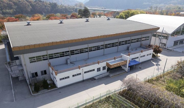 [인제=뉴시스] 12일 인제군(군수 최상기)은 ‘제9회 인제 내린천배 오픈 배드민턴 대회’가 오는 14일부터 15일까지 인제다목적체육관과 인제남초등학교 체육관에서 개최된다 고 밝혔다. 사진은 인제다목적체육관. 인제군 제공. *재판매 및 DB 금지