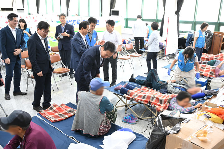 [거창=뉴시스] 거창군 농촌 왕진버스 운영 (사진=거창군 제공) 2025. 06. 12. photo@newsis.com *재판매 및 DB 금지