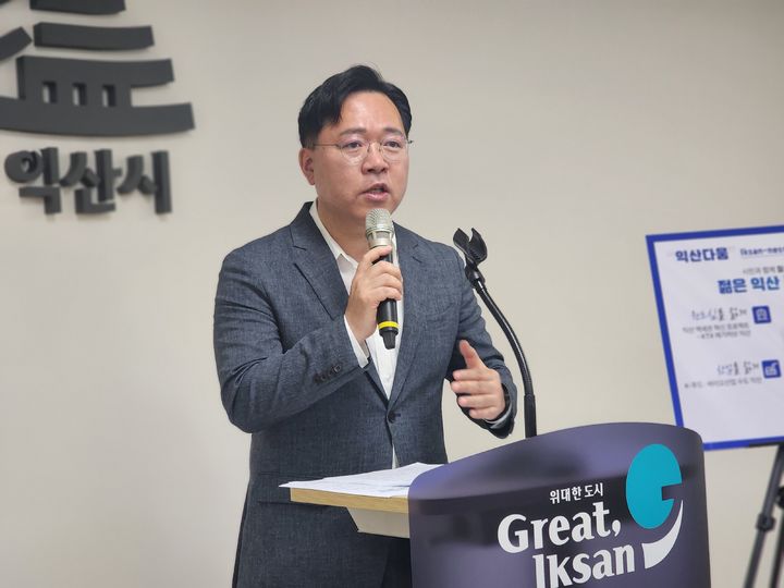 익산시청 브리핑 방문한 최병관 전 행정부지사. 2025.06.12 *재판매 및 DB 금지