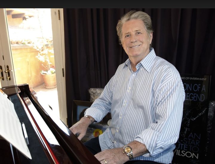  [로스엔젤렌스=AP/뉴시스] 2008년 7월 28일 미국 로스엔젤레스의 자택 피아노 앞에서 사진 촬영을 위해 포즈를 취하고 있다. 2025.06.12.&nbsp; *재판매 및 DB 금지