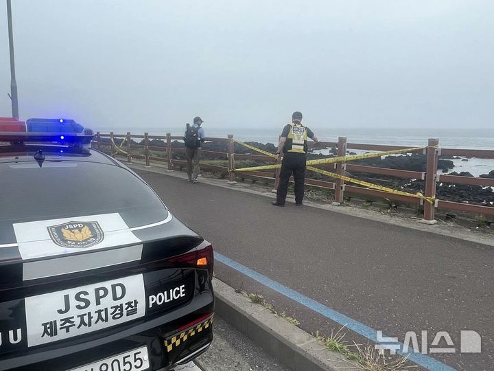 [제주=뉴시스] 제주자치경찰단 해안가 점검 자료 사진. (사진=제주도자치경찰단 제공) 2025.06.12. photo@newsis.com