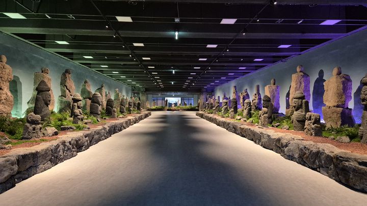 [제주=뉴시스] 제주도 돌문화공원관리소는 12일 제주시 조천읍 제주돌문화공원 내 설문대할망전시관을 개관했다. 사진은 전시관 입구 모습이다. (사진=제주도 제공) 2025.06.12. photo@newsis.com *재판매 및 DB 금지