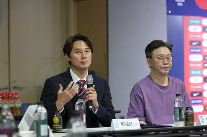 [수원=뉴시스] 황대호 경기도의회 문화체육관광위원회 위원장이 12일 대한축구협회 소통위원회에서 발언하고 있다. (사진=경기도의회 제공) 2025.06.12. photo@newsis.com *재판매 및 DB 금지