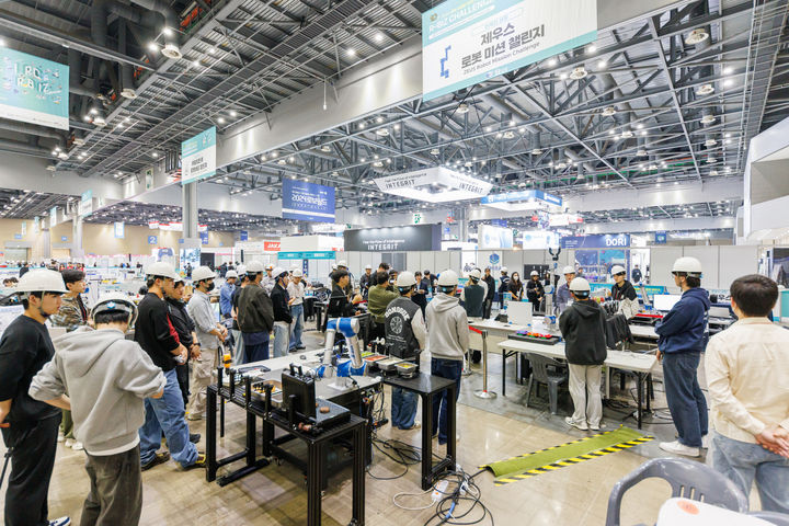 [강릉=뉴시스] 지난해 국제로봇콘테스트 대회 모습.(사진=한국로봇산업진흥원)photo@newsis.com *재판매 및 DB 금지