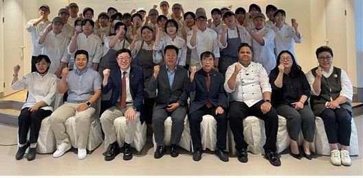 [대전=뉴시스] 우송정보대학교 K-베이커리학부 '캡스톤디자인 경진대회' 기념촬영. (사진=우송정보대 제공) 2025.06.13. photo@newsis.com *재판매 및 DB 금지