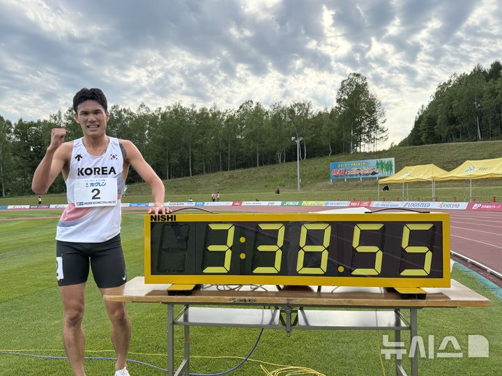 [서울=뉴시스]육상 이재성, 남자 1500m 한국 신기록 작성. (사진=대한육상연맹 제공)