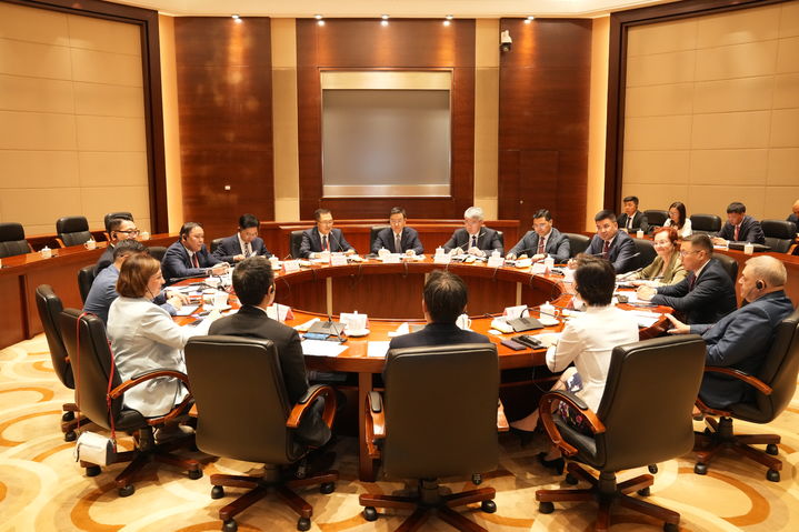 [안동=뉴시스] 제15차 NEAR 총회가 열리는 중국 랴오닝성에서 지난 12일 지사·성장 회의가 열리고 있다. (사진=경북도 제공) 2025.06.15. photo@newsis.com *재판매 및 DB 금지