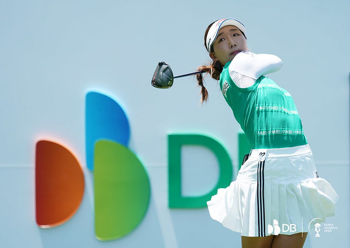 [서울=뉴시스]이동은, 한국여자오픈 골프대회서 생애 첫 우승. (사진=대회조직위 제공)