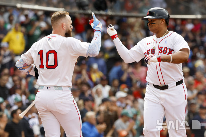 [보스턴=AP/뉴시스] 메이저리그 보스턴 레드삭스에서 샌프란시스코 자이언츠로 이적한 라파엘 디버스. 2025.06.15.