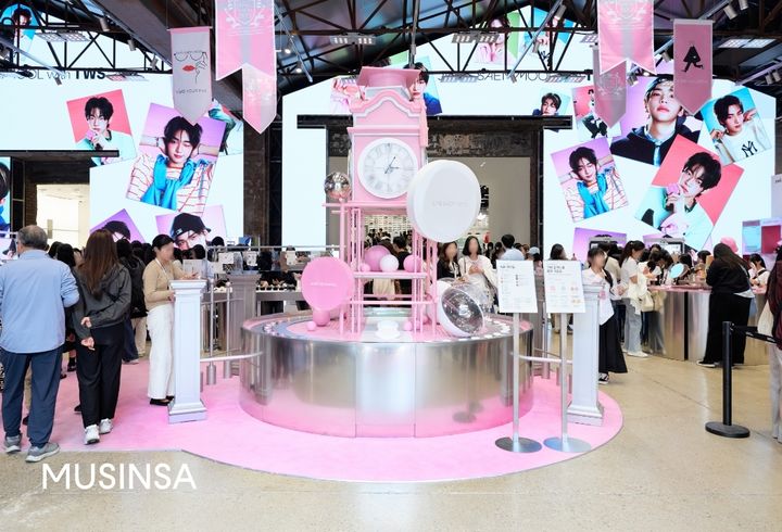 [서울=뉴시스] 무신사가 서울 성수동의 패션 편집숍 무신사 스토어 성수@대림창고에서 집계한 지난달 월 거래액 총액이 약 32억 원으로 집계됐다고 16일 밝혔다. (사진=무신사 제공) *재판매 및 DB 금지