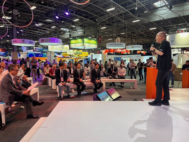 [서울=뉴시스]프랑스에서 열린 슈퍼 피치 코리아 피칭.(사진=중소벤처기업진흥공단 제공) 2025.06.16. photo@newsis.com *재판매 및 DB 금지