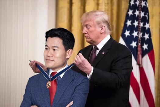トランプに「私の後ろにアメリカ人がいます」？結局のところ
