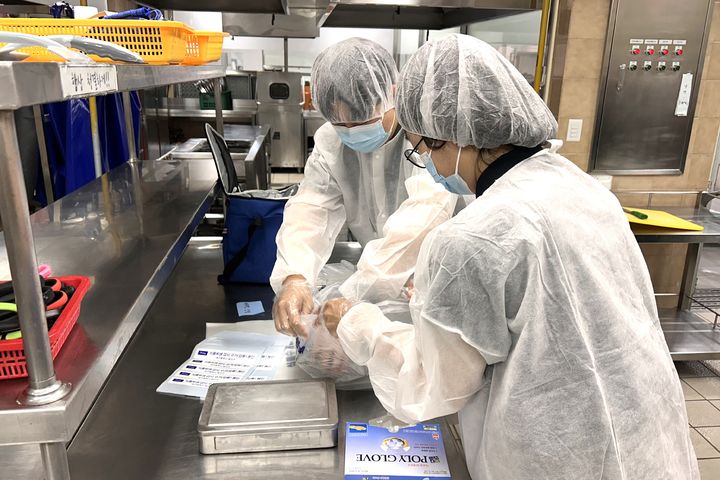 [대구=뉴시스] 대구시 달서구는 구청 구내식당에서 '식중독 발생 현장대응 모의훈련'을 실시했다. (사진=대구시 달서구 제공) 2025.06.16. photo@newsis.com&nbsp; *재판매 및 DB 금지