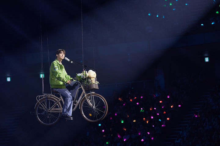 [서울=뉴시스] NCT 도영 두 번째 단독 콘서트 '도어스(Doors)'. (사진 = SM엔터테인먼트 제공) 2025.06.16. photo@newsis.com *재판매 및 DB 금지