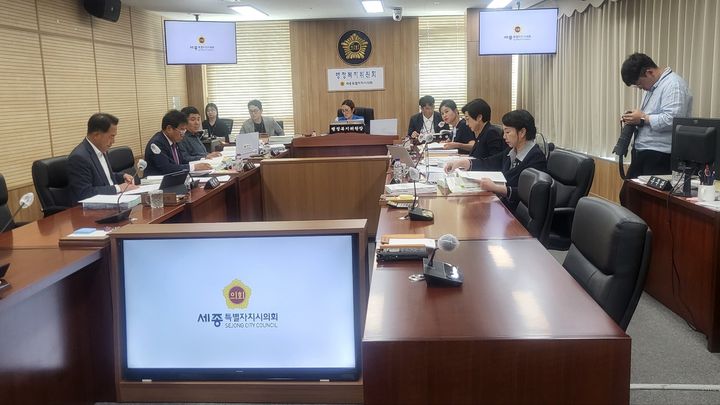 [세종=뉴시스] 송승화 기자 = 16일 보람동 세종시의회 행정복지위원회 회의 모습. 2025.06.16. ssong1007@newsis.com *재판매 및 DB 금지