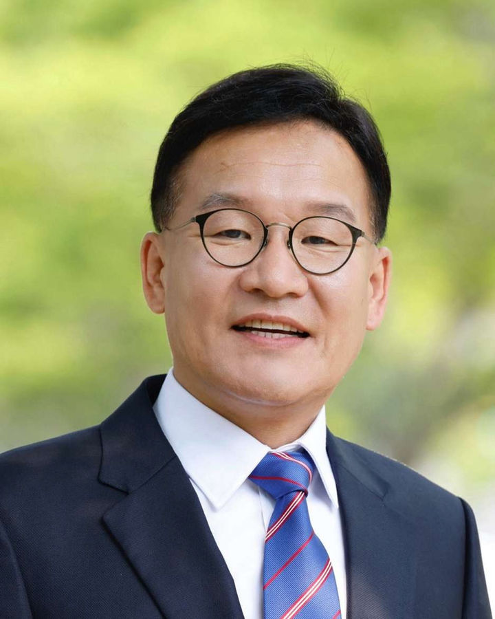 [무안=뉴시스] 17일 취임 예정인 강위원 신임 전남도 경제부지사. (사진 = 전남도 제공) 2025.06.16. photo@newsis.com *재판매 및 DB 금지