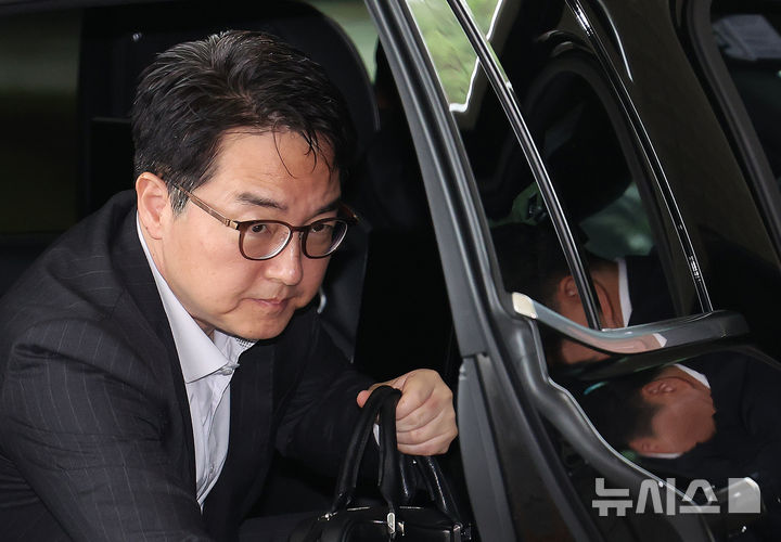 [서울=뉴시스] 조성우 기자 = 심우정 검찰총장이 16일 오전 서울 서초구 대검찰청으로 출근하고 있다. 2025.06.16. xconfind@newsis.com